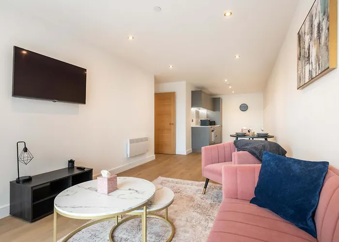 Modern & Spacious 1 Bedroom In