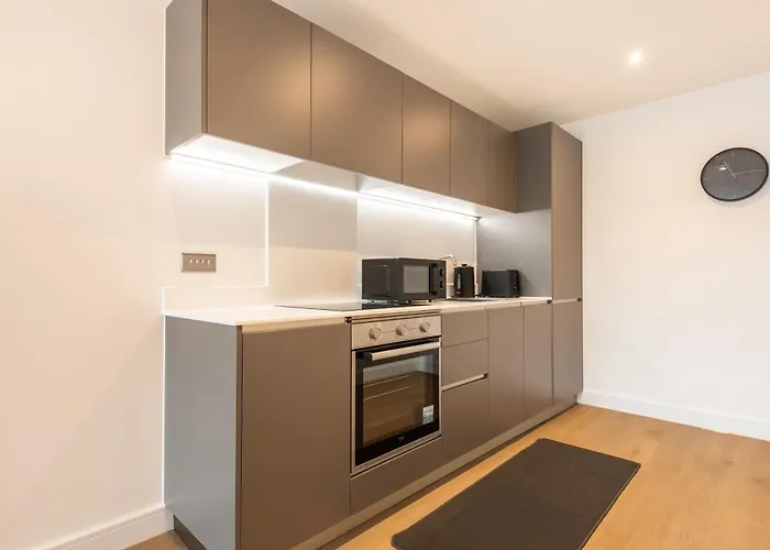 Modern & Spacious 1 Bedroom In